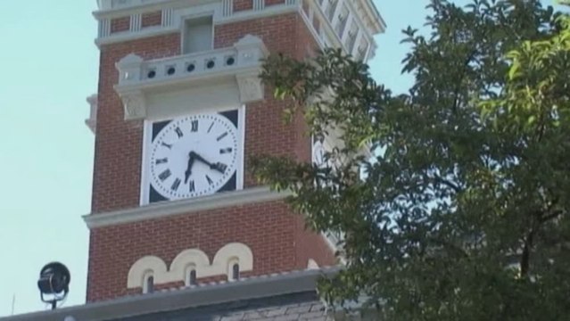 Guilty man commits suicide in court