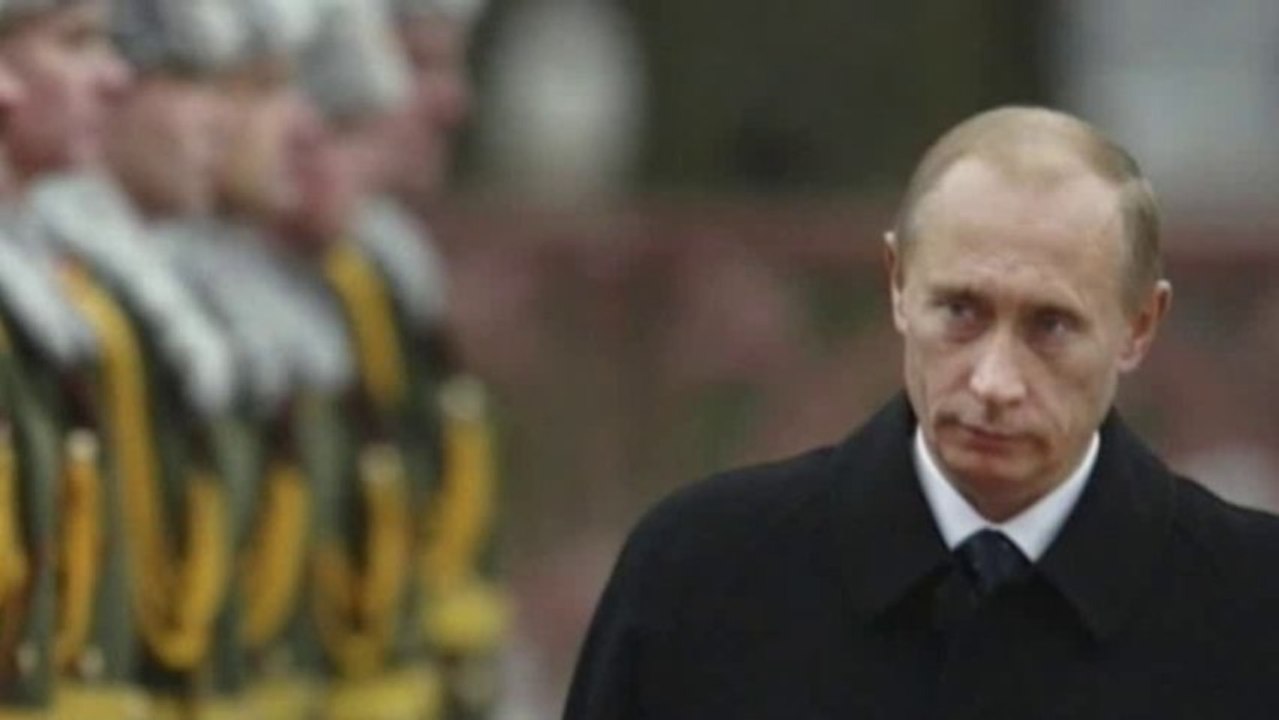 Putin accused of ring robbery
