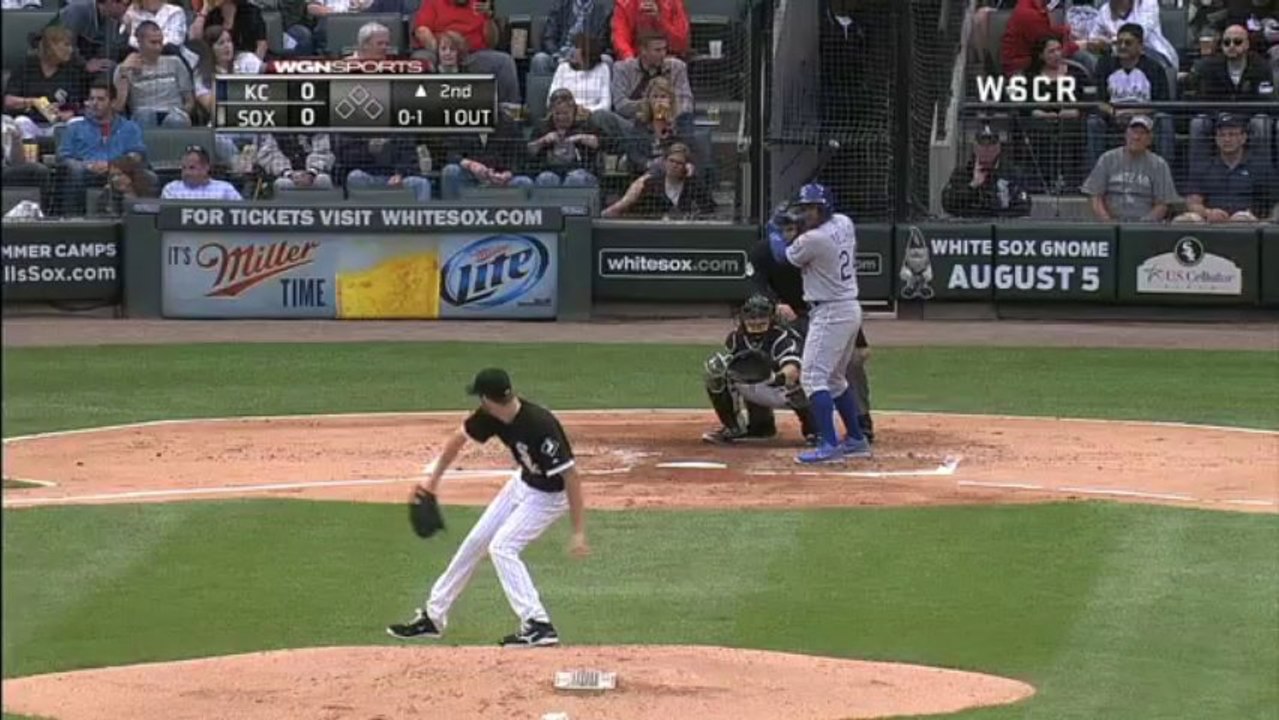 Gordon Beckham makes acrobatic breakdancing catch .