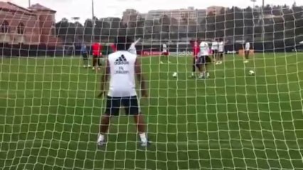 Iker Casillas le marca un penalti a Marcelo
