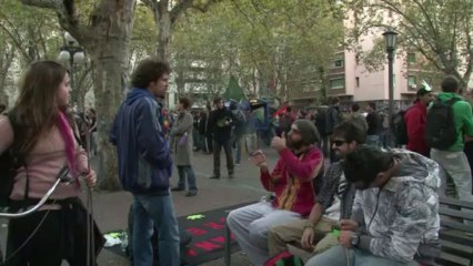 Votação vai decidir legalização da maconha no Uruguai