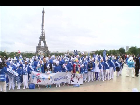 Neil Patrick Harris, Katy Perry and more celebrate 2013 Global Smurfs Day