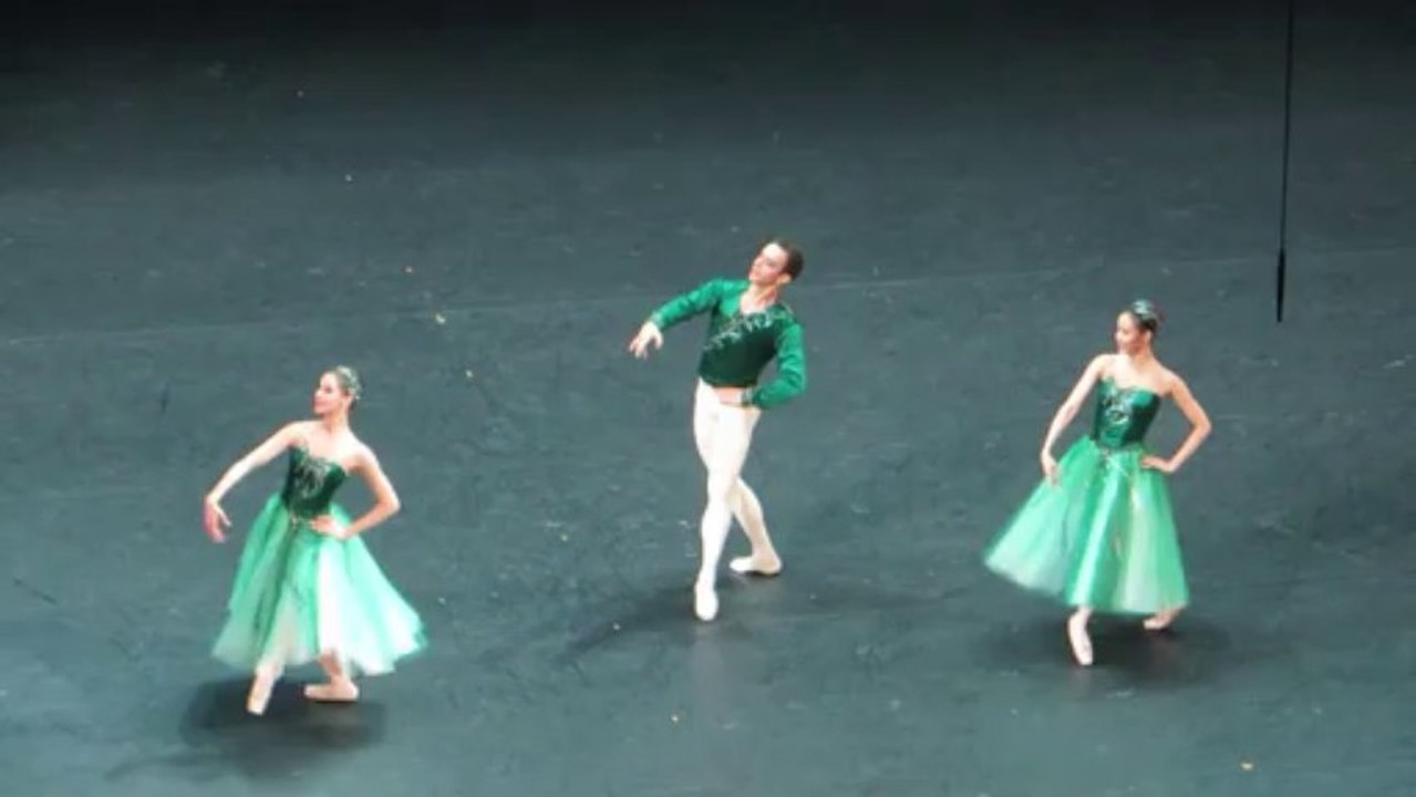 Джу Юн Бэ / Денис Медведев / Дарья Хохлова - "Изумруды"  7.03.2013