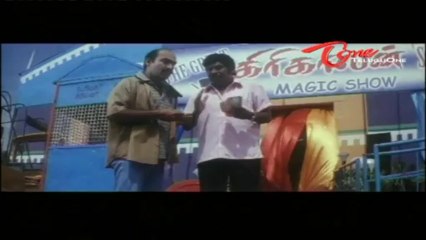 Madhavan Gets Shocked Seeing Reemasen Changing Her Dress