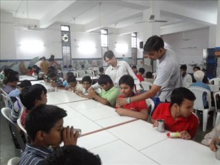 Kavi Prabhat PARWANA Helping Blinds_Delhi