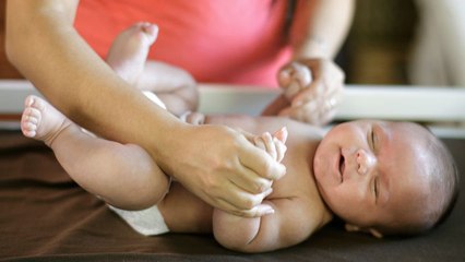 How to change a baby's nappy