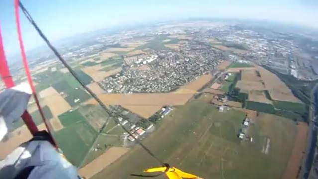 PARACHUTISME – RASSEMBLEMENT FEMININ NATIONAL 2013 : VOL RELATIF VERTICAL Animatrice Domitille KIGER