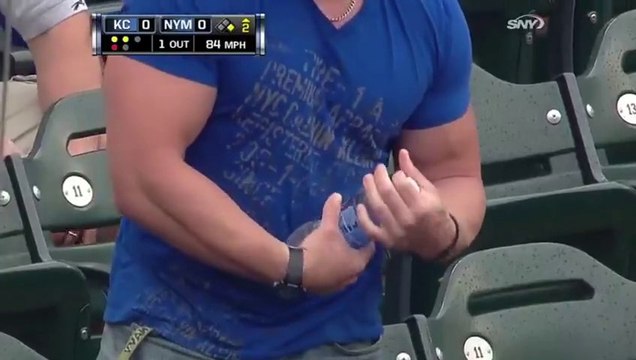 Big strongman opening bottle - Epic fail!