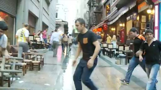 Turquie : la police disperse une manifestation à Istanbul