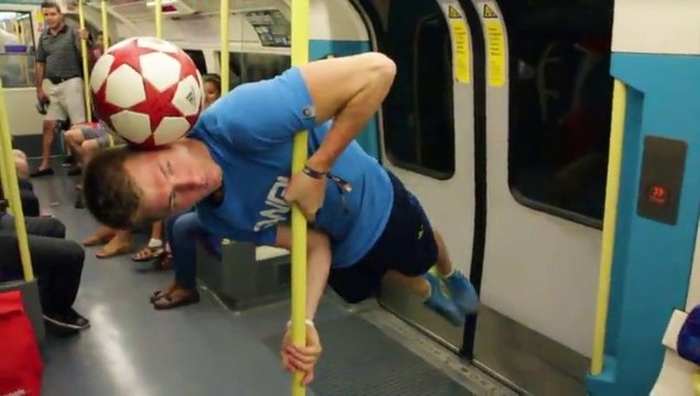 Petite démo de football avec Andrew Henderson, Champion du monde de Foot Freestyle!