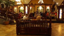 2013-07-16 - Kashgar, Xinjiang, un musicien traditionnel au restaurant