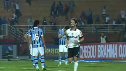 Pato entra e buca subito Dida, Timao avanti piano