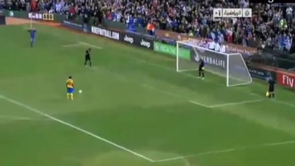 Un fan tire un penalty pour la Juve… et le rate