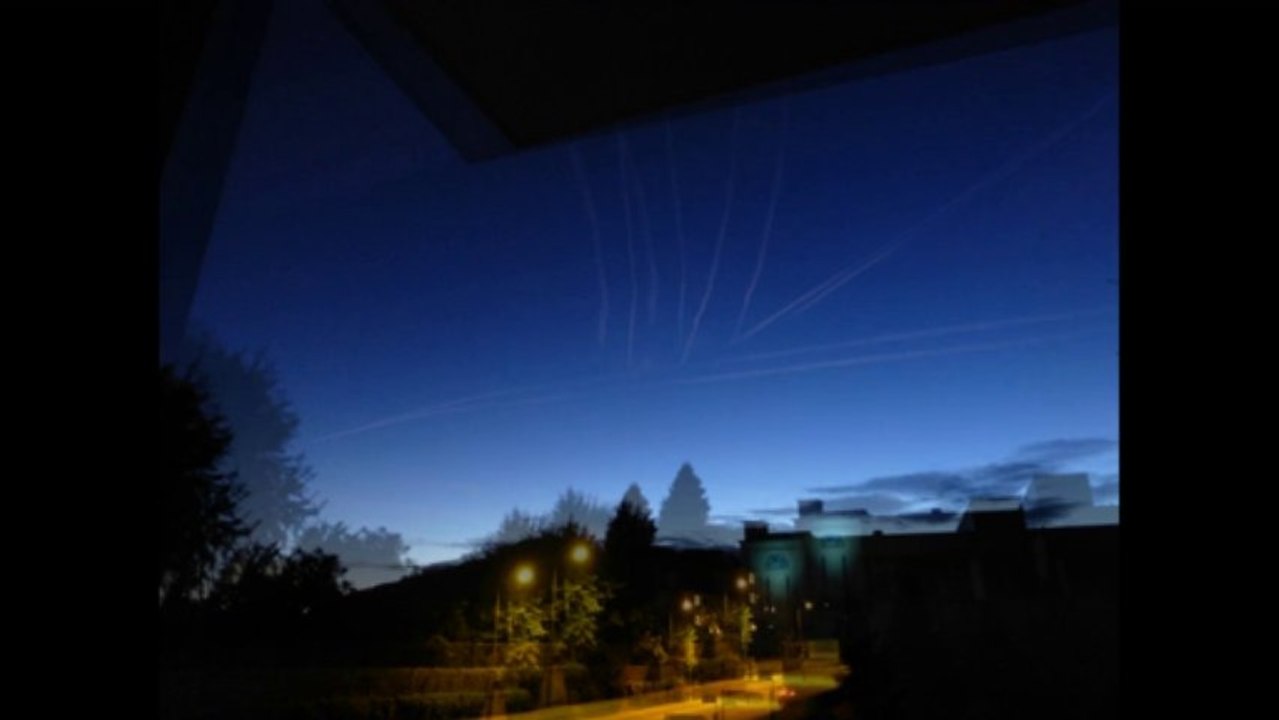 Real Chemtrails In The Sky 30.07.2013