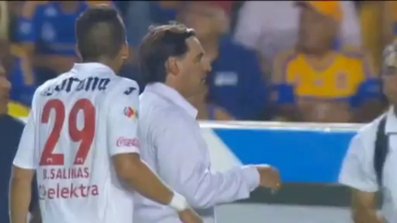 Liga MX: Nach Herztod - Montero trifft für 'Chuco' Benitez