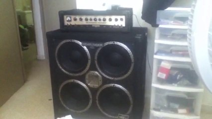 Mi bocina con la cual toco bajo