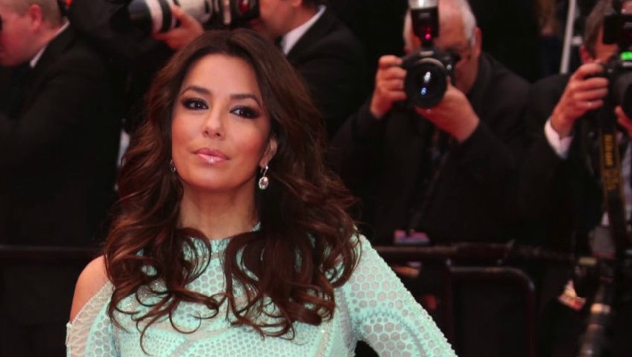 Eva Longoria Accidently Goes Commando at Cannes- Uh oh