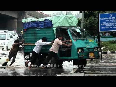 Excessive monsoon rains and waterlogging cause vehicles to break-down in Delhi