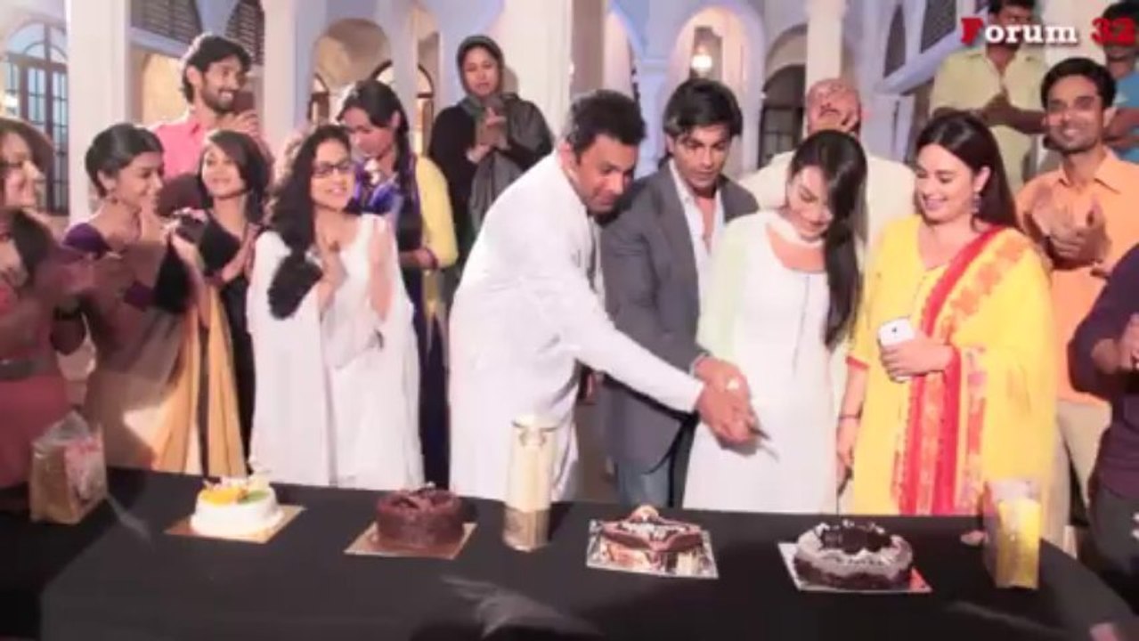 Qubool Hai - Glimpses of the Celebration at the Set after Gold Awards 2013