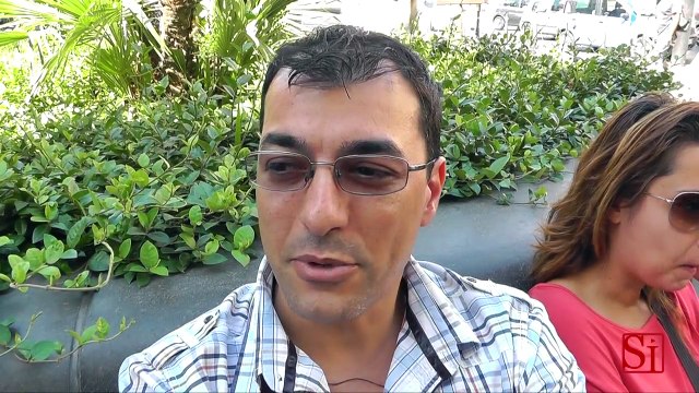 Napoli - I napoletani la crisi e le vacanze (01.08.13)