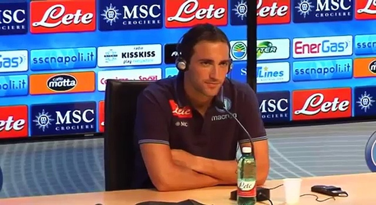 Napoli - Higuain: "Sono qui per riportare lo scudetto a Napoli" (01.08.13)