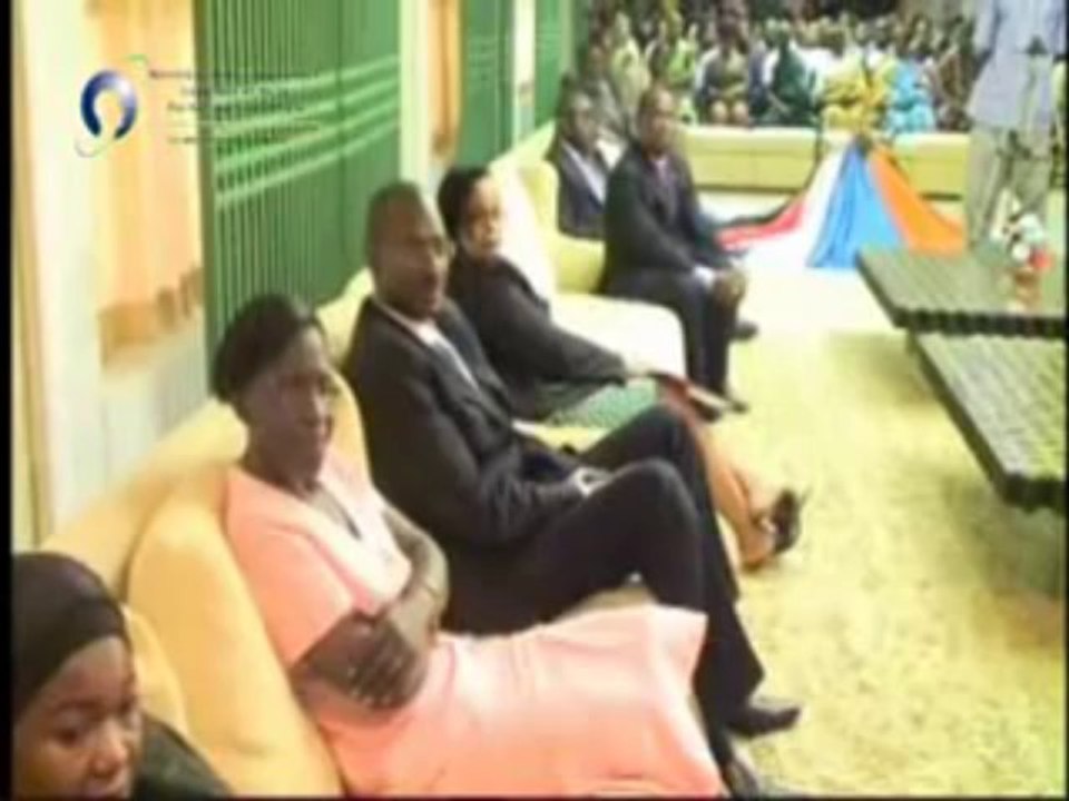 Visite du ministre Bacongo à l'INPHB de yamoussoukro, le lundi 29 juillet 2013