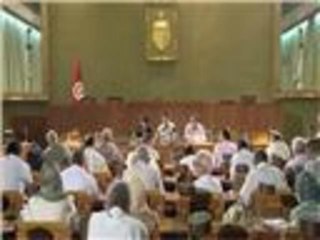 مشاورات ومبادرات لحل الأزمة السياسية في تونس