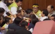 In a fight between the Taiwanese Parliament House