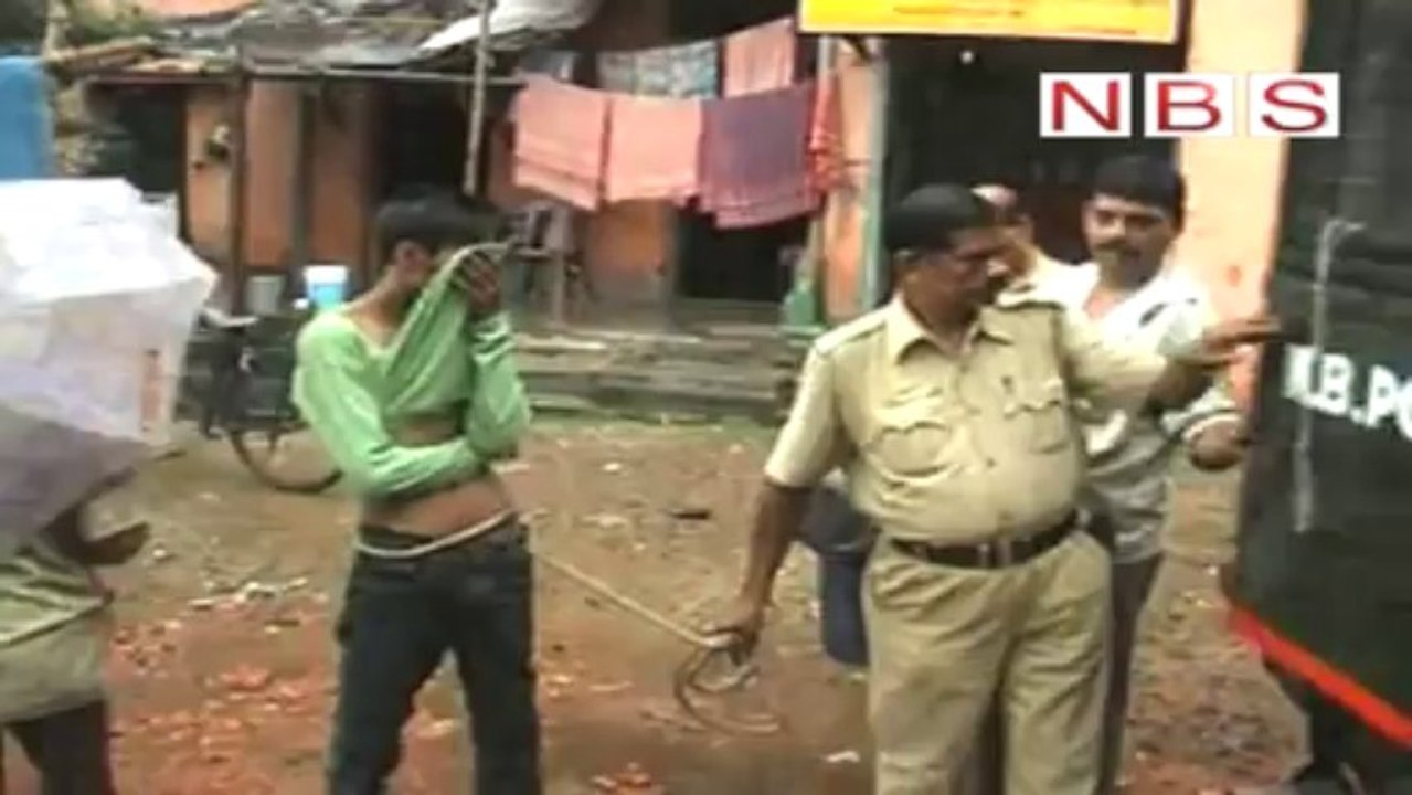 Man molests a girl for bet, caught by locals