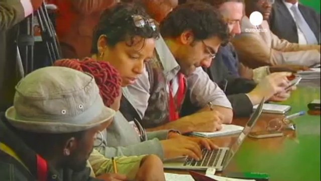 Zimbabwe: per Unione Africana elezioni regolari e Mugabe...