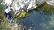 Canyoning en Ardèche dans la Haute Ardèche : tentative de salto avant ...