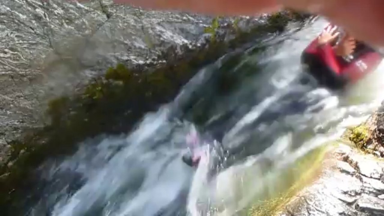 Canyon Ardèche : gros toboggan et belle vasque de la Haute Ardèche