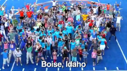 Dünya Gezegenindeki Mutlu İnsanlar Dans Ediyor