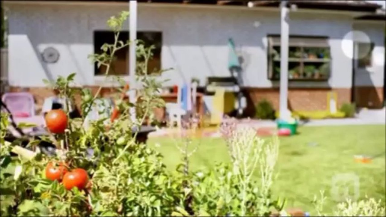 Neighbours- Chris & Ramsay St.-E159