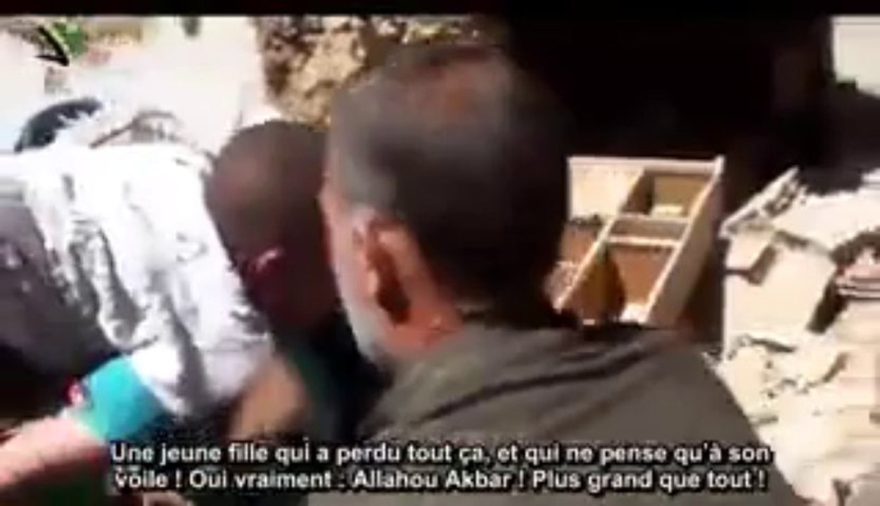 Emouvant murmure sous les décombres _Ne me filme pas je n'ai pas mon voile_ [380p]