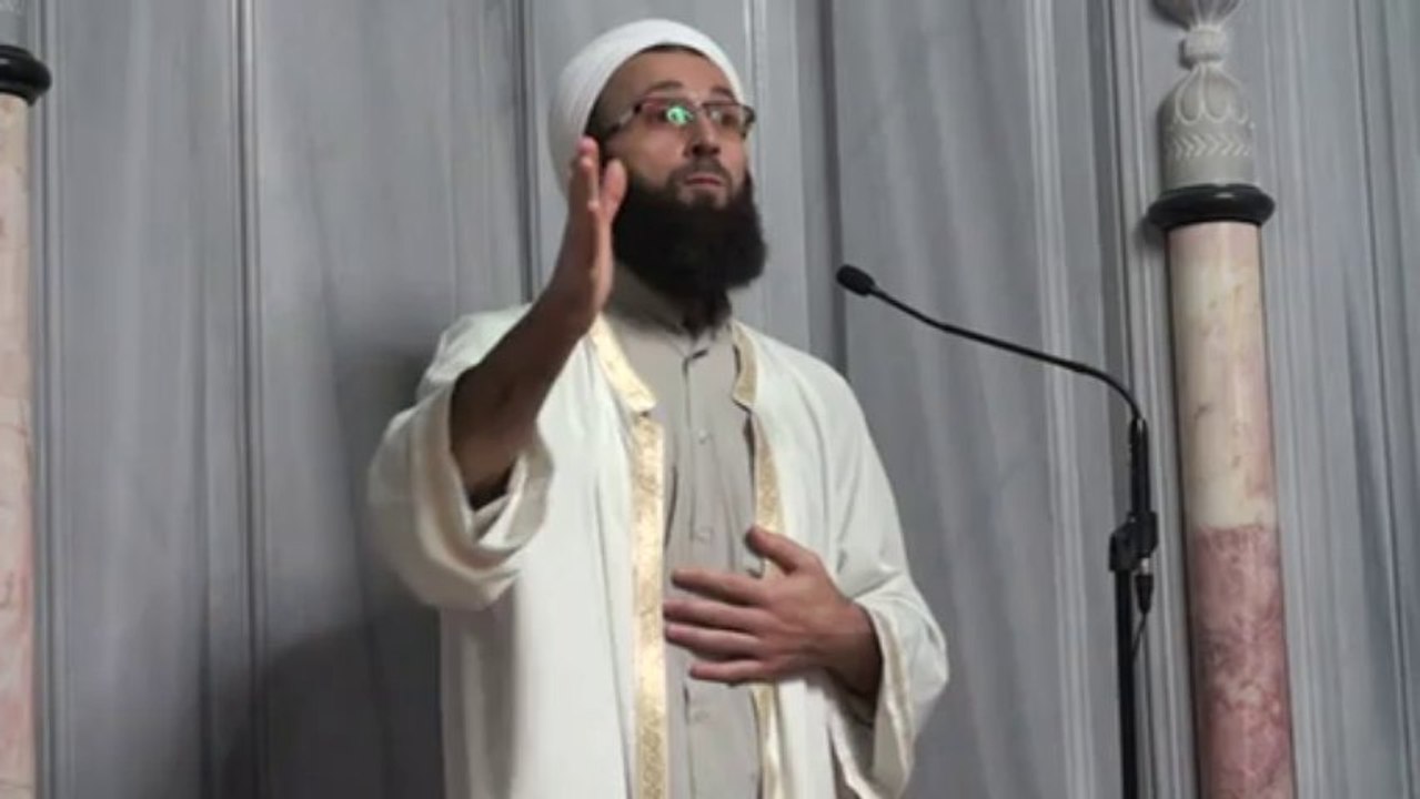 ehlı sunnet vel cemaat ın icinde rasulullahın sunetı senıyesne son derece unemseyen deyerlı hocamız  recep hocamız yuce ALLAH cc luhu ondan razı olsun