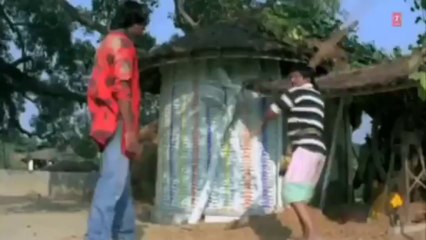 Struggling Scene from Bhojpuri Movie [ Maiya Rakhiho Senurva Aawad ]