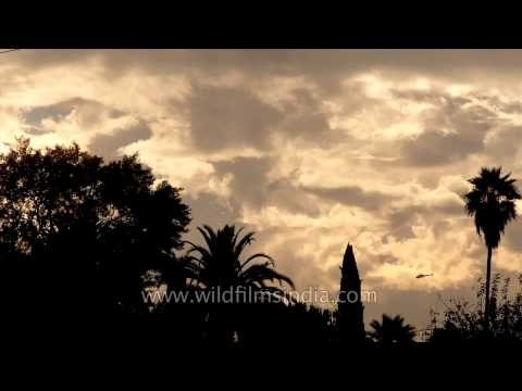 Clouds passing over the United States - Time lapse