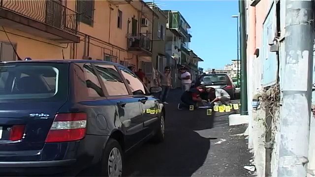 Napoli - Agguato a Pianura, 22enne ferito ad una gamba (02.08.13)