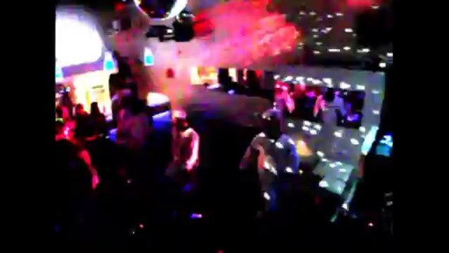 Enterrement de vie de jeune fille Caraibenmen chippendale privé - stripteaser à domicile - chippengirl Paris show