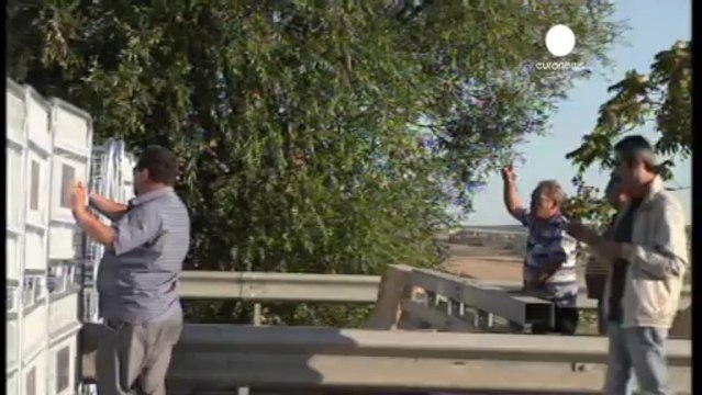 Protestas en las inmediaciones del lugar donde se leerá...