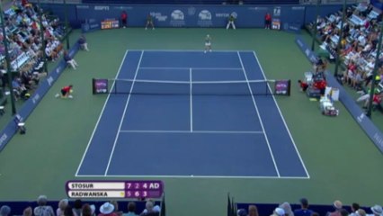 Stosur pokonała Agnieszkę Radwańską