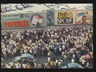 Roberto Carlos sobrevoa o Rio de Janeiro, sem favelas