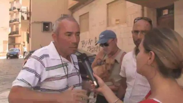 2013-08-02 Turista francese salva cane abbandonato