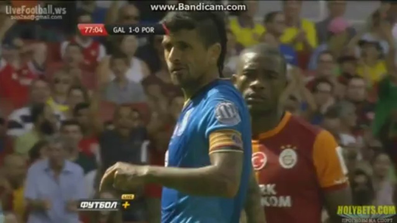 Another penalty miss; Lucho * Galatasaray - FC Porto #EmiratesCup2013