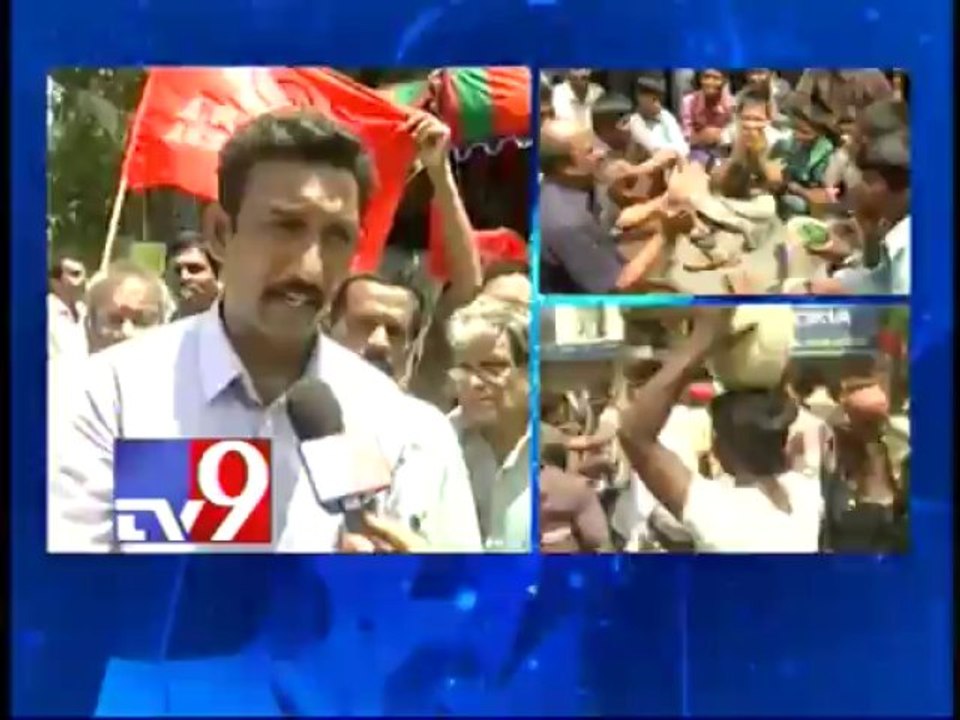 Seemandhra employees protest KCR's comments