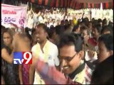 Anantapur MP attacked by protesters