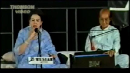 IQBAL BANO live - DASHST-E-TANHAYI MEIN