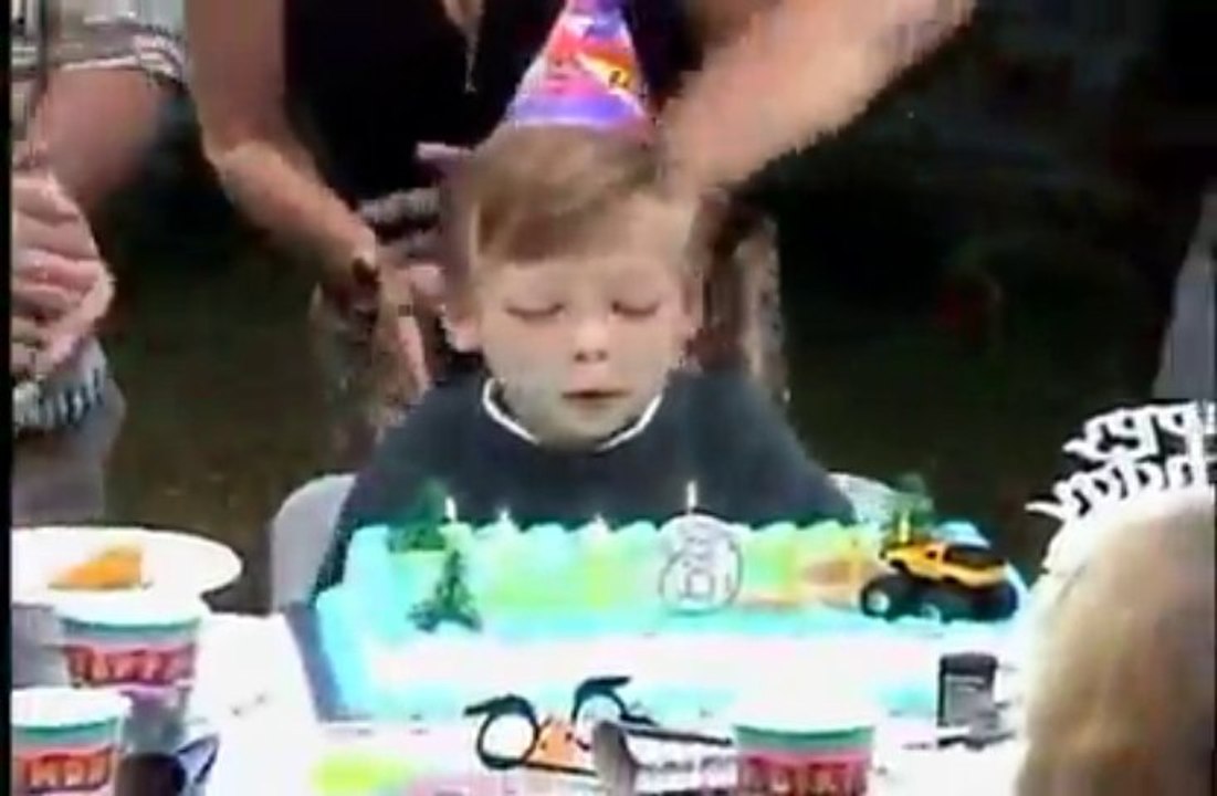 Pas très joyeux anniversaire - ça fini en bagarre générale!