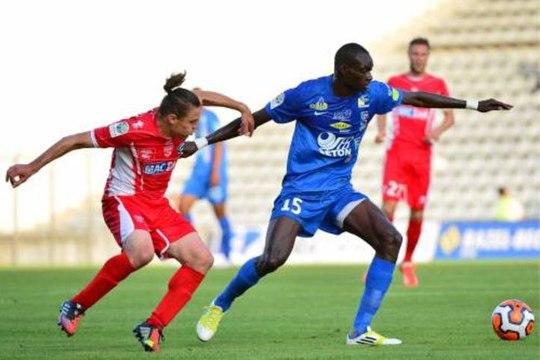 Nîmes Olympique (NIMES) - US Créteil (USCL) Le résumé du match (1ère journée) - 2013/2014